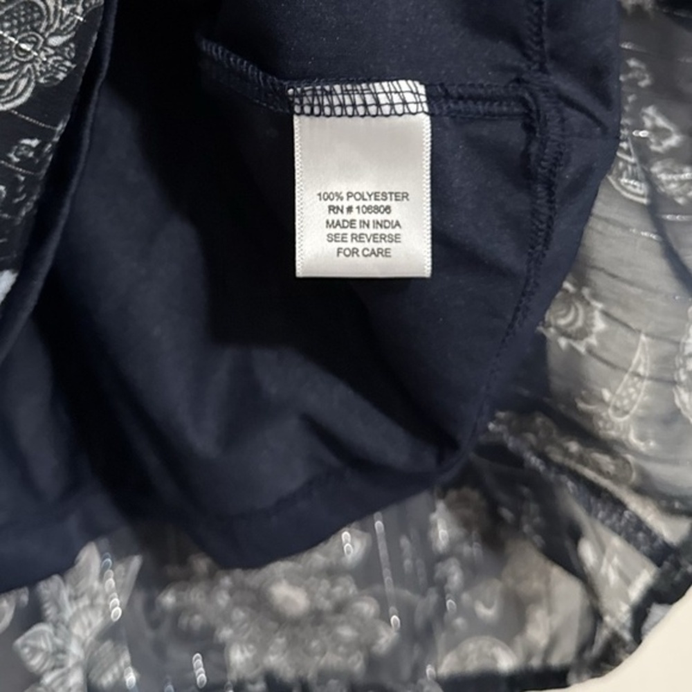 Floral Black Blouse - Picture 3 of 5